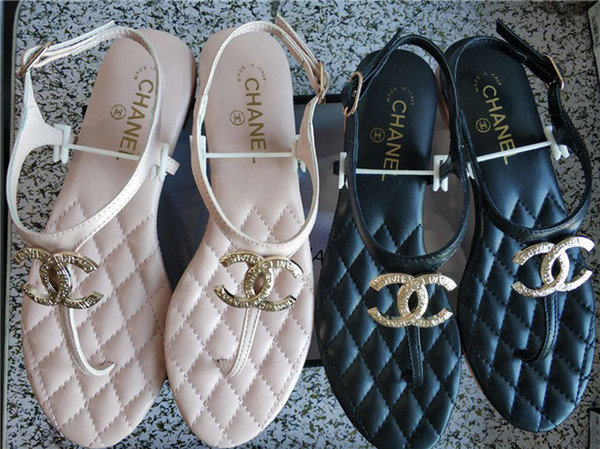 2018 New Europe and the United States new plastic chain beach shoes candy color jelly sandals chain flat bottomed out sandals