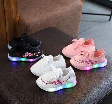 Spring and Autumn Korean fashion casual flower lighting children's shoes LED luminous soft bottom girls shoes