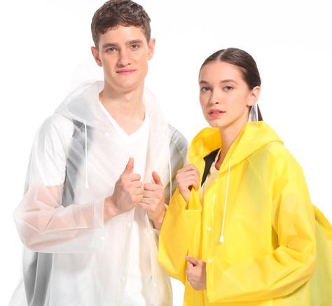 Men and women hiking outdoor raincoat, using waterproof glue layer PVC glue, there are two styles of ordinary and backpack