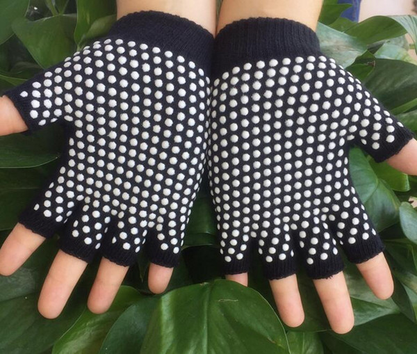 Wholesale Yoga Gloves Fitness Lady Non-slip Professional Glove Sports Exercise Training Half Fingers Woman Cotton Mittens