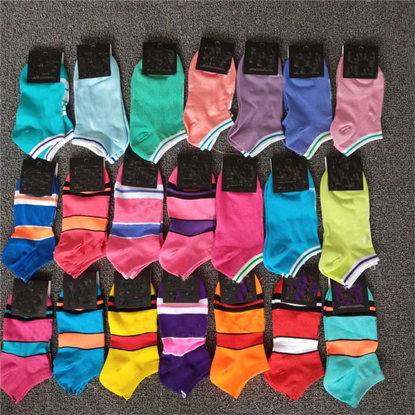 With Card Board New Style Quick Dry Adult Socks Boys & Girl's Short Sock Cheerleader Sports Socks Teenagers Ankle Socks Multi Colors