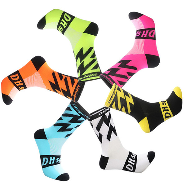 Fashion Men Teenager Stocking Middle Socks Adult Outdoors Sports Socks Boys Running Basketball Cycling Breathable Socks Colorful