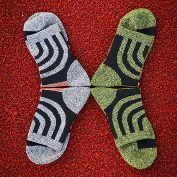 Outdoor Walking Socks Climbing Cotton Sports Socks Autumn Winter Running Fitness Sport Sock Middle tube men's socks 2019