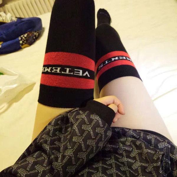 sexy VETEMENTS Black color Socks Tide Brand Teenager Student Hip Hop Style Long Socks Letter Embroidery Athletes Leg Warmers Stripe Stocking