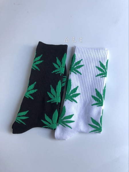 Plant leaves Embroidery Skateboarding Socks black and white Harajuku Cotton Skateboard Hip Hop High Street Sports Fashion Midtop Socks