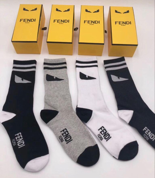 Retail box 4 Pairs lover sock luxury FF Letter long Cotton Couple Sport Wear Socks Stockings Women men black white Design Casual Socks 011