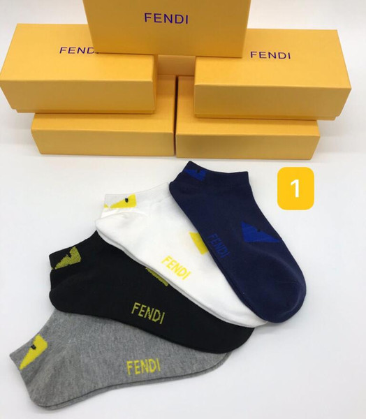 With box Famous luxury FF Letter Cotton Couple Sport Wear short Socks Stockings men women Popular black white Design Casual Socks brand A14