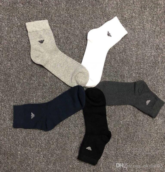 With retail box Famous Brand Luxury Unisex Long Socks Brand Design Sports Socks Fashions Mans Womans Comfortable Casual Socks A02