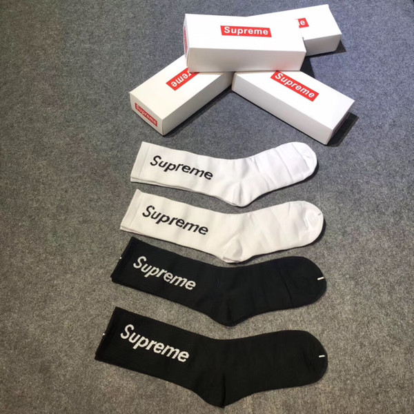 Retail box 4 Pairs lover sock luxury Letter long Cotton Couple Sport Wear Socks Stockings Women men black white Design Casual Socks A12