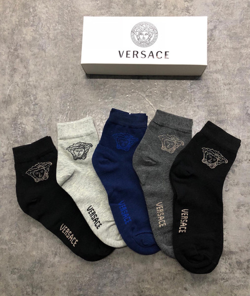 Retail box Famous luxury Letter long Cotton Couple Sport Wear Socks Stockings Women men Popular Logo Design Casual Socks A01