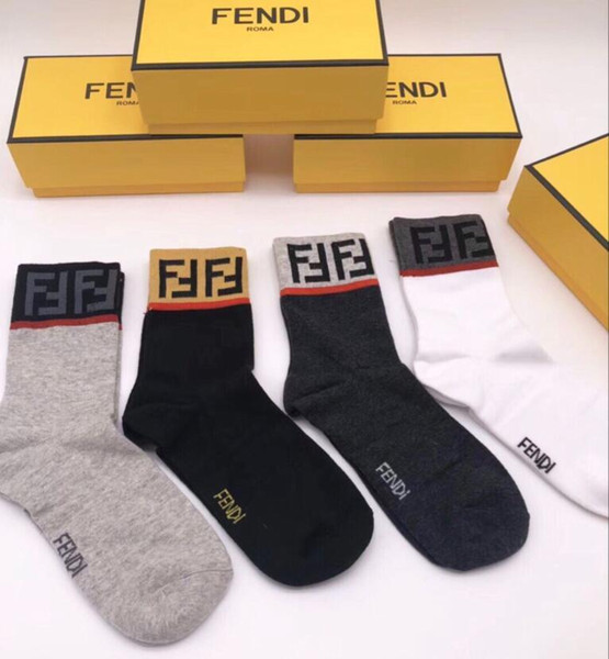 Retail box 4 Pairs lover sock luxury FF Letter long Cotton Couple Sport Wear Socks Stockings Women men black white Design Casual Socks 012