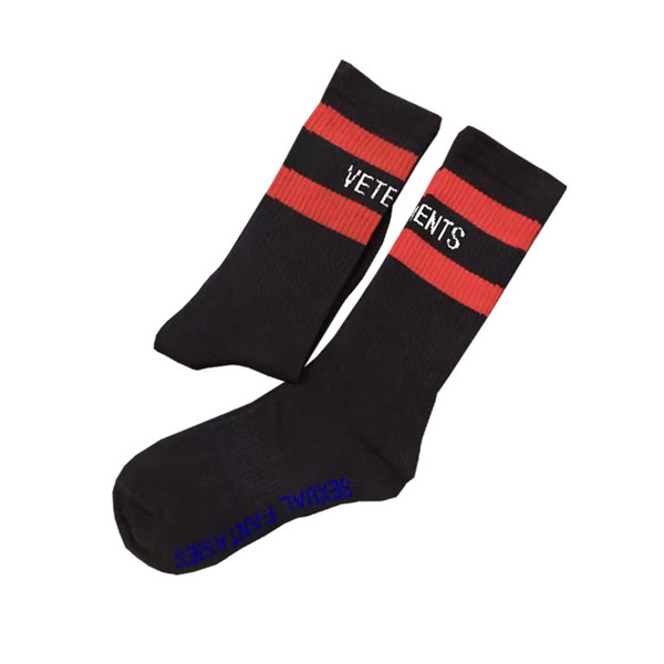 VETEMENTS stockings off Black White Socks Tide Brand Hip Hop Style Socks Letter Embroidery Athletes stockings