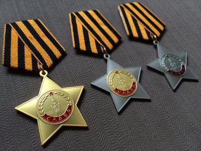 Commercial edition of the Soviet Medal of Honor 1 2 3 a set of World War II German medal Stalin Lenin Russia