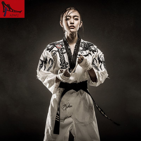 New arrival Lucamino high quality WTF embroidery taekwondo uniforms Xianglong doboks long sleeved clothing adult high-end Taekwondo clothes