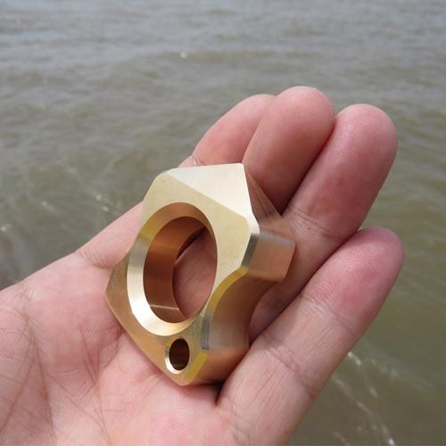 Brass H59 EDC Single Finger Knuckle Duster Ring / Paper Weight CNC Machined 14mm Thick 23mm Finger Diameter 103g