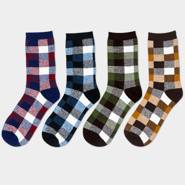 Wholesale socks four colors in the tube cotton men's socks english wind small squares sports leisure men socks riding running travel fashion