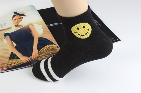 New Arrival Emoji Scoks Fashion Women Sports Socks Short Sports Socks For Running/basketball Sport Socks In Stock Fast Shipping