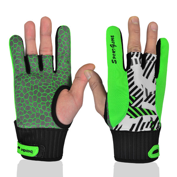 Wholesale- Professional Anti-Skid Bowling Gloves Comfortable Bowling Accessories Semi-finger Instruments Sports Gloves Mittens for Bowling