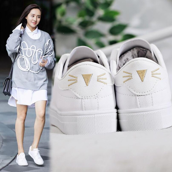 Low Price High Quality Embroidered Cat Small White Shoes Sneakers for women 2019 New Student Flat Casual Sports Shoes Training Running Shoes