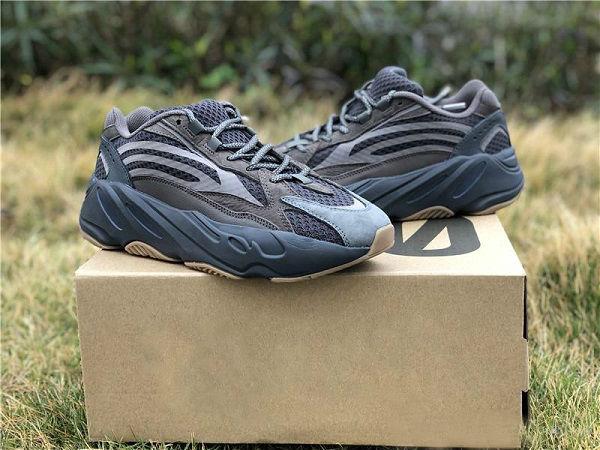High Quality 700 V2 Geode Brown Grey Womens Mens Basketball Sports Shoes Kanye West 700s Men Women Brand Luxury Sneakers