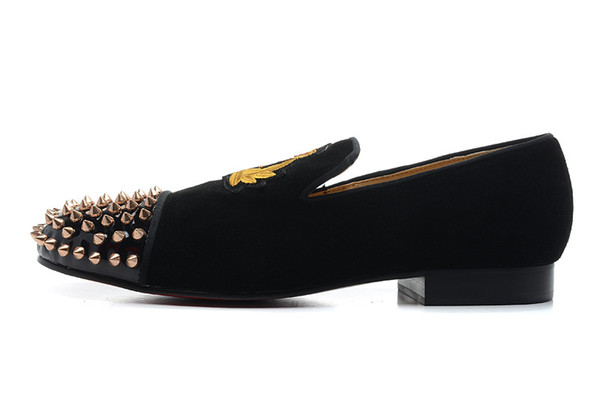 2019 New fashionable men's and women's flat-bottomed wicker nail leather shoes The upper is embroideredThe soles are comfortable sizes 36-46