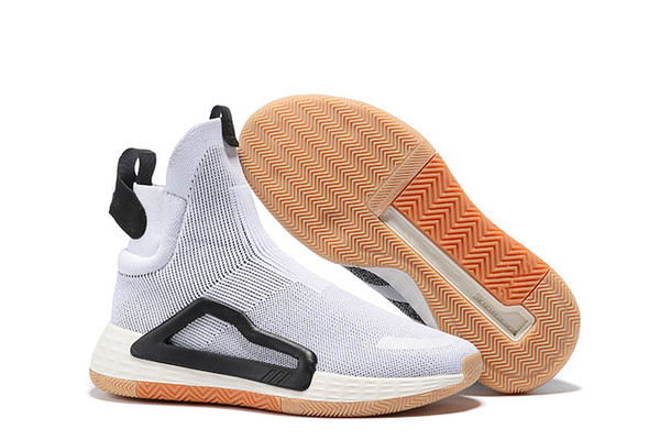 High fashion men's leisure shoes comfortable and soft soles Prevent slipping With shoelaces Free mail Shoe sizes are 40-46