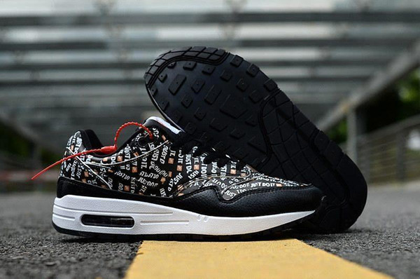 2019 New fashionable men's and women's leisure shoes The soles are soft and comfortable Prevent slipping With shoelaces Free mail
