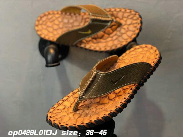 NEW Designer Slipper WITH BEST QUALITY Gear Bottoms Mens Striped Sandals Causal Non-slip Summer Slippers Fashion