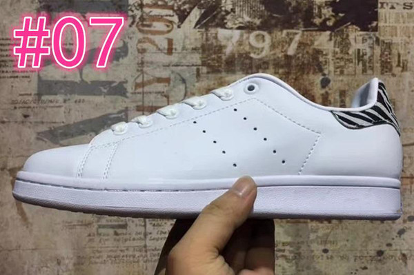 2019 New Designer Smith Shoes Flats Women Mens Leather Casual Shoes Zebra Flower Triple White Black Stan Skateboard Sports Sneakers