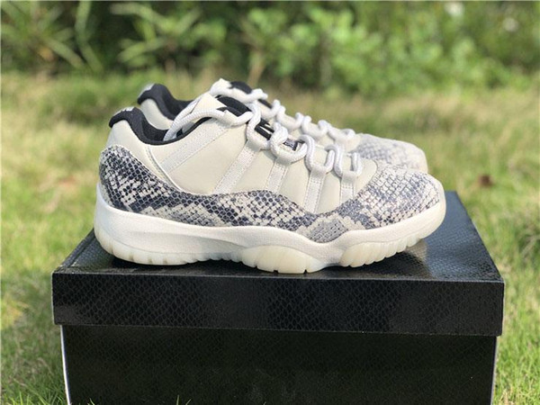 High Quality 11 Low SE Snakeskin Light Bone Basketball Shoes 11s XI Real Carbon Fiber Mens Sports Shoes Classic Athletic Sneakers US 7-13