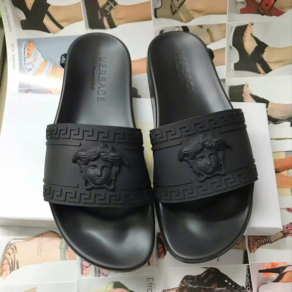 Fashion Black Men Beach Slippers Tide Brand Couple Sandals Summer Breathable Outdoor Beach Flat Sandals for Unisex