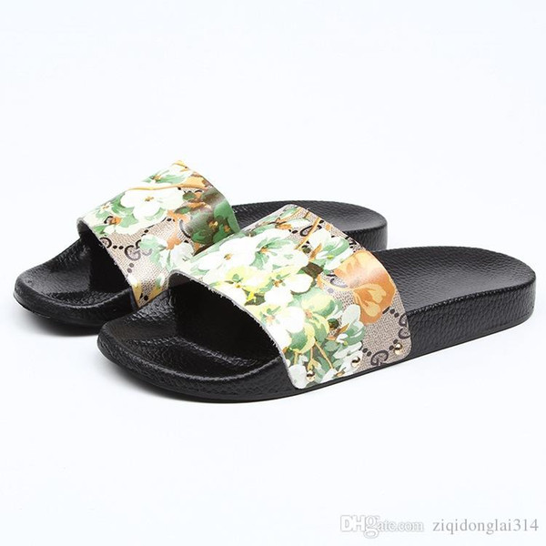 Brand Women Fur Slippers Mules Flats Suede mule shoes Luxury Designer Fashion Genuine Leather Loafers Shoes Metal Chain Ladies Casual