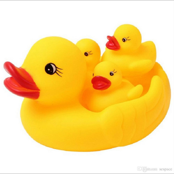Wholesale- 4pcs/lot Water Sports Entertainment Yellow Rubber Ducks Bathtime Pool Float Squeaky Bath Baby Kids Toddler Fun Toy Accessories