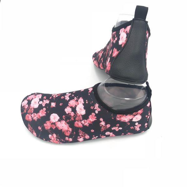 New Summer Women Aqua Sneakers Sports Shoes Lightweight Swimming Beach Water Yoga Shoes Slip On Outdoor Adult Walking Shoes
