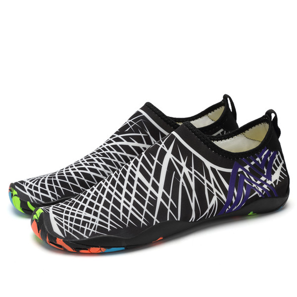 2018 New Men and Women Aqua Shoes Outdoor Barefoot Soft Yoga Fitness Slip-on Water Shoes Unisex Summer Beach Swimming Sneakers child shoes