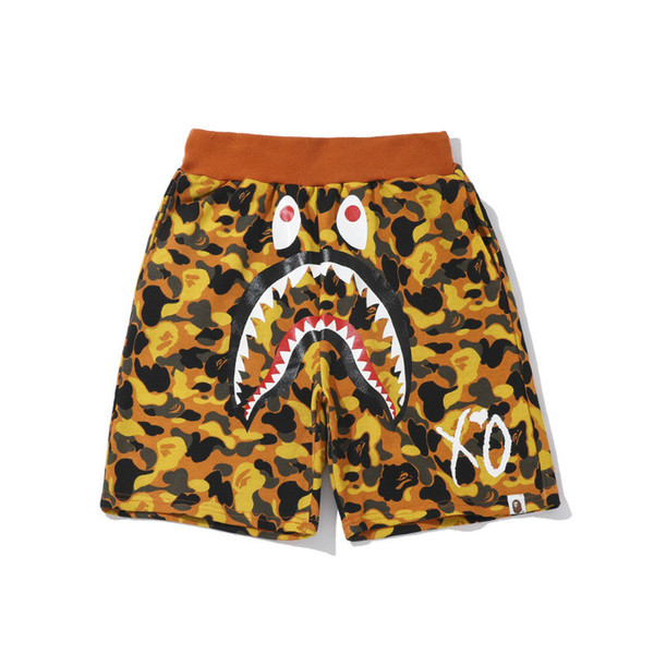 2019 Camouflage Printed Shorts Tide Mens Shark Splicing Beach Pants Ins Best Selling Breathable Five Points Trousers Gray Sweat Uptake