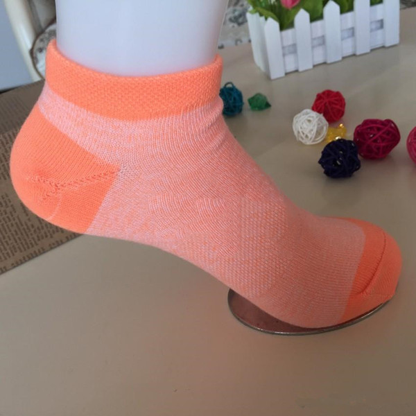 The New High Quality Ankle Socks Under Skateboard Socks Women Football Cheerleaders Stocking Ship Boat Short Sports Socks.