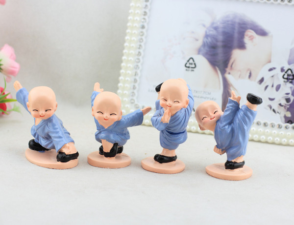 Wholesale A new young monk Shaolin Kung Fu character creative resin figurines Home Furnishing ornaments gifts