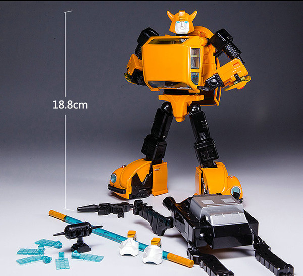 The yellow version of the enlarged model of the shape-shifting toy