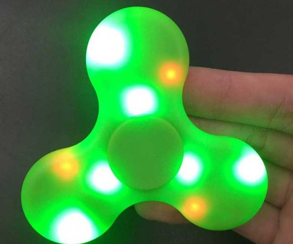 sell 100 pieces popular fashion hand spinner with speaker and led lighting function