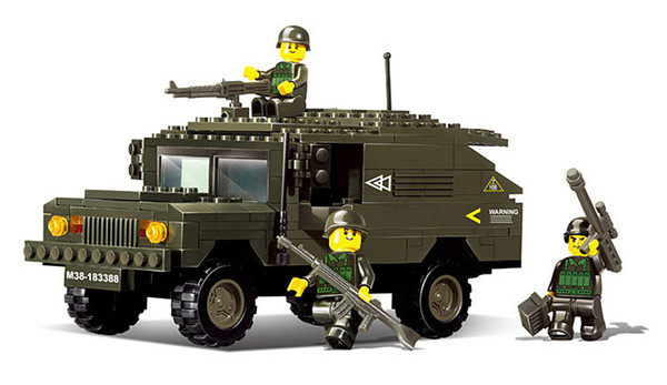 The building blocks of Plastic Toy Puzzle Toy Humvee M38-B9900 children