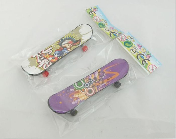 Mini Finger Skateboard toys 6*2.6 CM OPP PKG Color Random Fingerboard Scooter Skate Board Party Favors Educational Gift finger Toys For Kids