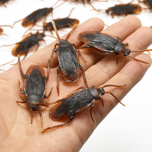 5Pcs Halloween gadget Plastic Cockroaches Joke Decoration Props Rubber Toy Gags Practical Jokes Toys Plastic Bugs Cockroach