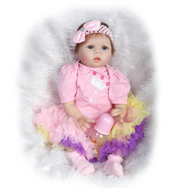 Hot Sale Lifelike 22 inch Fashion Newborn Baby Toy Soft Silicone Reborn Babies Realistic Baby Alive Doll Wearing Cute Clothes