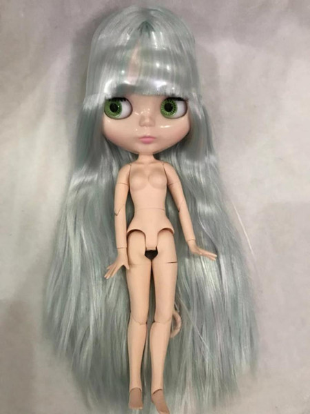 Blythe doll, light blue straigt hair