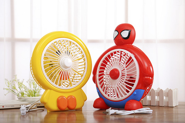 Cartoon Little Yellow Man, Pikachu, Spiderman Mute Mini Fan Body Small Air Volume Large Family Office Gift Retail Box