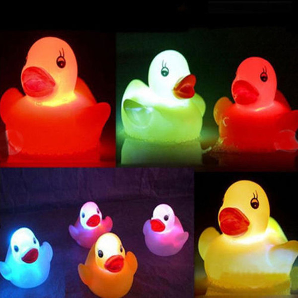 Rubber Duck Bath Flashing Light Toy Auto Color Changing Baby Bathroom Toys Multi Color LED Lamp Bath Toys