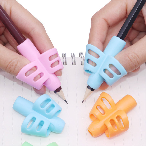 Two-fingers Soft Glue Pen Grip Environmentally friendly Soft glue Writing correction tool child Wobi Pen Grip 1 Pc