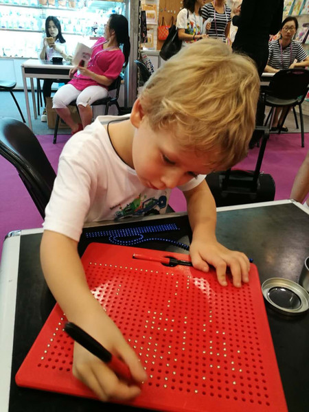 Drawing Board Magnetpad 31 X 23 Lattice Beads and Stylus 713 Magnetic Spheres Magnet Pad Gifts Toys Children's Birthday Present