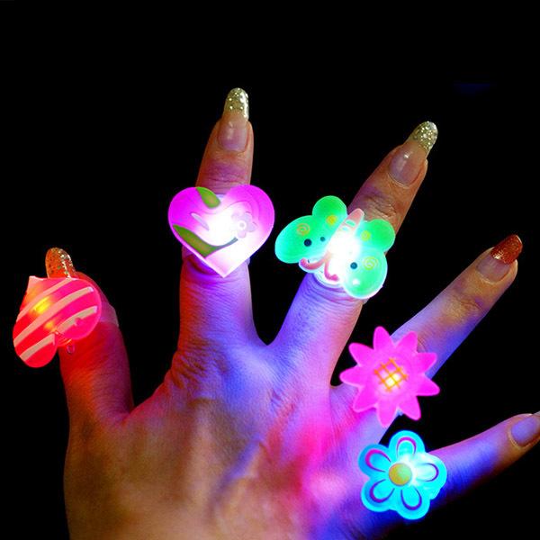 100pcs Colors Blinking LED Light Up Jelly Finger Rings Party Favors Glow Rings Children'Day High Quality HY027